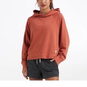 Vuori women’s French terry sunnyside hoodie. XS Rust color.